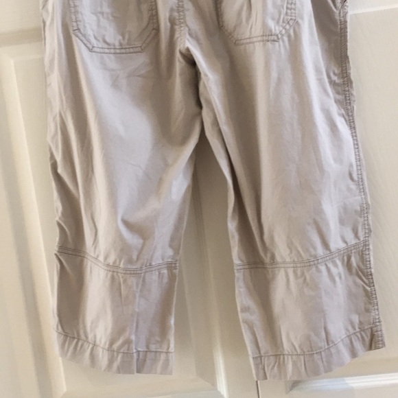 Thyme Maternity Ladies Cargo Capris Beige Size Large - Picture 8 of 14